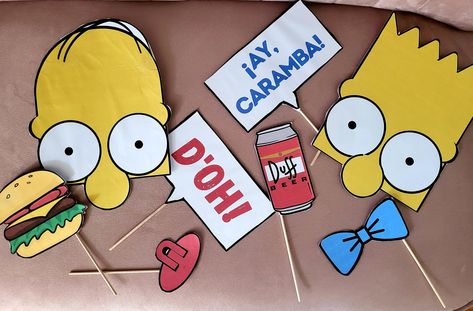 Diy Simpsons Crafts, Simpsons Themed Birthday Party, Homer Simpson Birthday Party Ideas, Home Made Photo Booth, Simpson Themed Party, The Simpsons Party Ideas, The Simpsons Decorations, Simpsons Thanksgiving, Simpsons Birthday