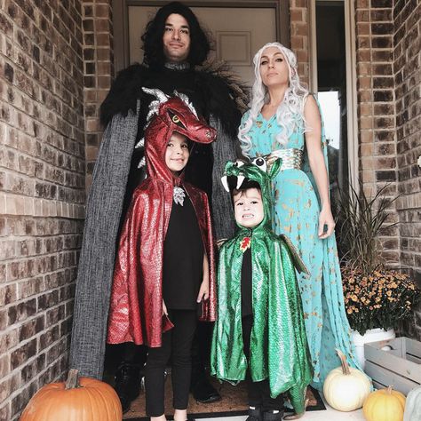 Halloween family costume. Mother of Dragons. Game of Thrones. Moana costumes. Dragons Game Of Thrones, Game Of Thrones Halloween, Halloween Costume Game, Dragon Halloween Costume, Family Halloween Costume Ideas, Family Themed Halloween Costumes, Family Halloween Costume, Dragon Halloween, Game Of Thrones Costumes