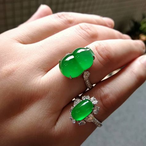 Family Heirloom Jewelry, Jadeite Ring, Heirloom Jewelry, Fancy Cocktails, Fox Pendant, Chinese Jewelry, Heirlooms Jewelry, Multi Stone Ring, Family Heirloom