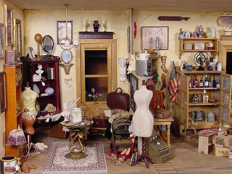 a good way to use all those little bits......mine would NOT lookas good as this....xx Room Box Miniatures, Dolls House Shop, Miniature Dollhouse Furniture, Dolls House Interiors, Miniature Rooms, Miniature Diy, Antique Shop, Miniature Houses, Miniature Crafts