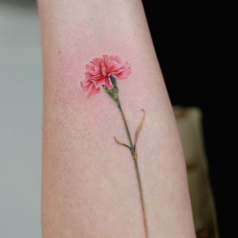 White Carnation Tattoo, Carnation Flower Tattoo, Wildflowers Tattoo, Carnation Tattoo, Purple Tattoos, Traditional Tattoo Flowers, Flower Tattoo Meanings, Chrysanthemum Tattoo, Flower Wrist Tattoos