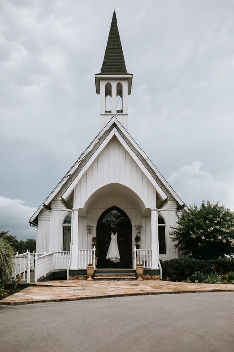 Prepare For Wedding, Wedding Questionnaire, Tennessee Knoxville, Wedding Options, Southern Bride, Knoxville Wedding, July Wedding, Floral Wedding Dress, Country Inn