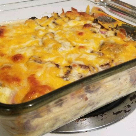 Low-Carb Bacon Cheeseburger Casserole Recipe Low Carb Cheeseburger Casserole, Cheeseburger Casserole Recipe, Bacon Cheeseburger Casserole, Keto Smoothie Recipes, Desserts Keto, The Food Network, Cheeseburger Casserole, Ground Beef Casserole, Bacon Cheeseburger