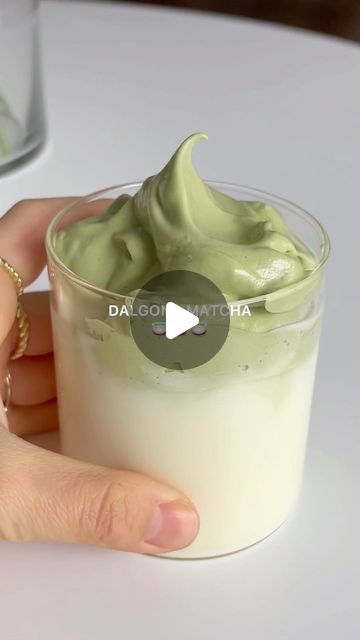 KAYLIE ANDERSON ☻ on Instagram: "Something fun to make✨

Dalgona Matcha
Ingredients:
1 cup milk
1 egg white
1 tsp matcha tea powder
1 tbsp granulated sugar
Instructions:
Whisk egg white, sugar, and matcha together until it forms stiff peaks. You will need to whisk for awhile until it form stiff peaks (if your whisk isn't strong enough, try using a hand held mixer used for baking/making whipped cream and this will do the trick!) Pour a glass of milk, then top off with whipped matcha mixture and serve." Whipped Matcha, A Glass Of Milk, Matcha Tea Powder, Handheld Mixer, Making Whipped Cream, Tea Powder, Egg Whisk, Egg White, Matcha Tea