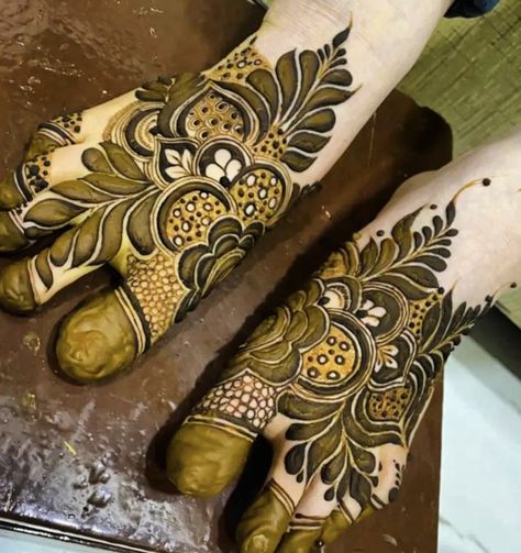 Khafif Mehndi Design, Leg Mehndi, Legs Mehndi Design, Rose Mehndi Designs, Simple Mehndi Designs Fingers, Very Simple Mehndi Designs, Engagement Mehndi Designs, Full Mehndi Designs, Stylish Mehndi Designs