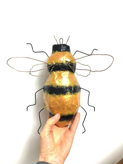 Paper Mache Decor, Bee Sculpture, Sculpture Paper Mache, Bee Paper, Recycled Newspaper, Bumble Bee Art, Sculpture Paper, Insect Wall, Bee Wall Art