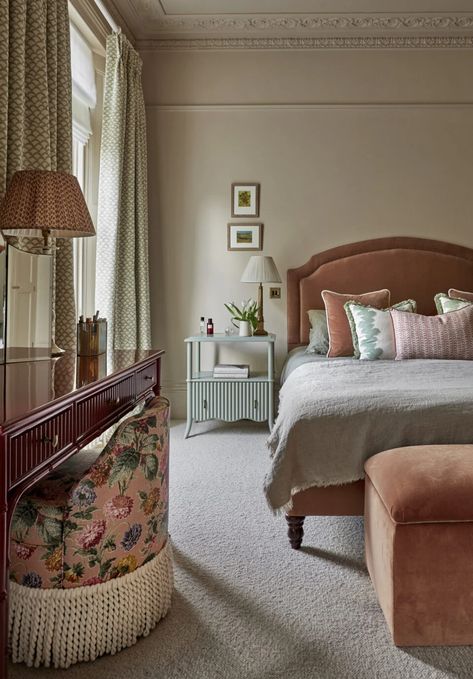 Frank & Faber – Victorian Renovation - interior design stories - Pure White Lines Feminine Primary Bedroom, Victorian House Interiors Bedroom, Countryside Bedroom Aesthetic, Pink Master Room, 1930s Bedroom Ideas, Neutral Master Bedrooms Decor, Victorian Modern Bedroom, Peach Bedroom Decor, Small Victorian Bedroom