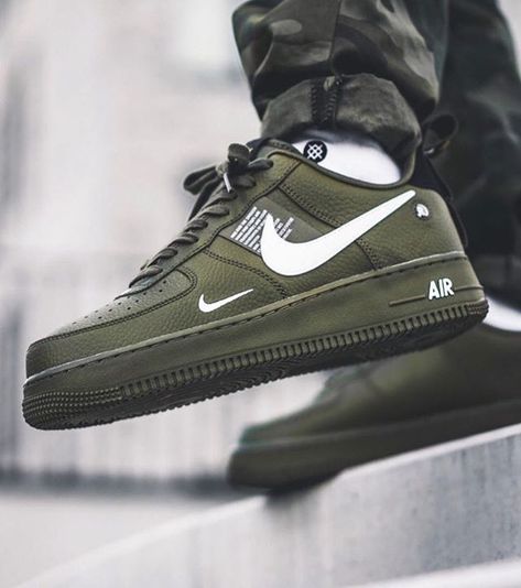 Sneaker Regal, Shoes List, Olive Green Sneakers, Nike Air Shoes, Jordan 7, Nike Air Force 1 07, Sneakers Men Fashion, Nike Air Force 1, Nike Air Force Sneaker