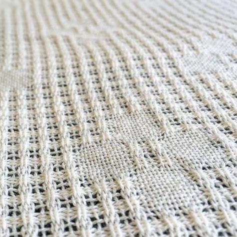 Woven Clothes, Weaving Instructions, Weaving Texture, Fiber Studio, Huck Weaving, Weave Inspiration, Floor Loom, Lace Weave, Weaving Ideas