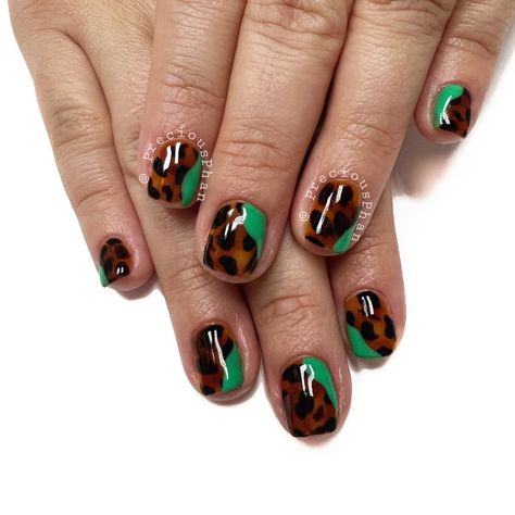 Tortoise Shell And Neon Nails, Tortoise Shell Nails, Shell Nails, Lime Green Nails, York Outfits, New York Outfits, Almond Nail, Glass Nails, Neon Nails