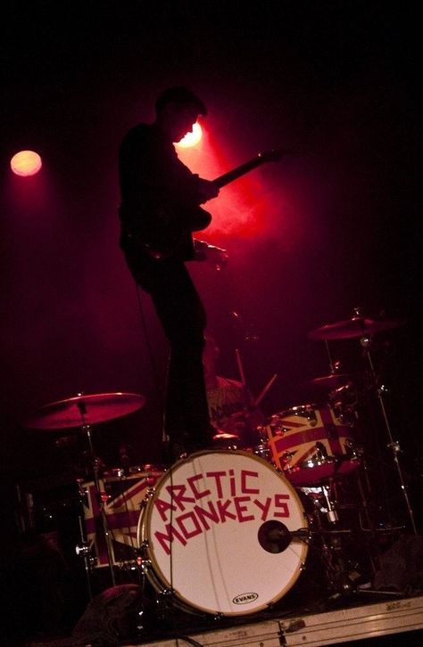 arctic monkeys Arctic Monkeys Wallpaper, Alex Arctic Monkeys, Not Musik, Monkey Wallpaper, Last Shadow, Monkey 3, Artic Monkeys, Shadow Puppets, Mötley Crüe