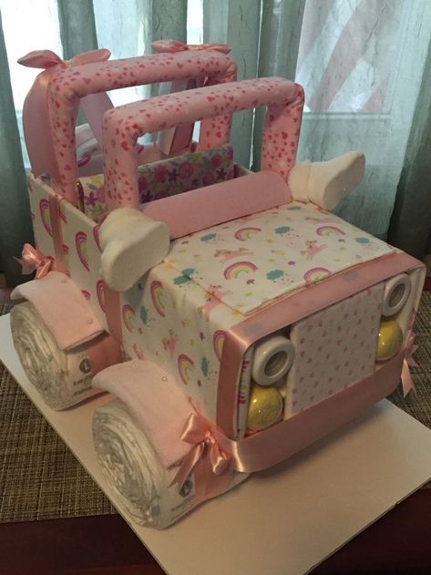 Jeep Diaper Cake, Diaper Cake Instructions, Diy Diaper Cake, Cow Baby Showers, Diaper Gifts, Baby Shower Baskets, Baby Shower Crafts, Baby Shower Diaper Cake