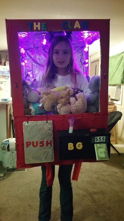 Atm Costume, Claw Machine Costume, Halloween Costumes Kids Homemade, Claw Crane, Crane Machine, Claw Machine, Diy Costume, Halloween Inspo, Halloween 2024