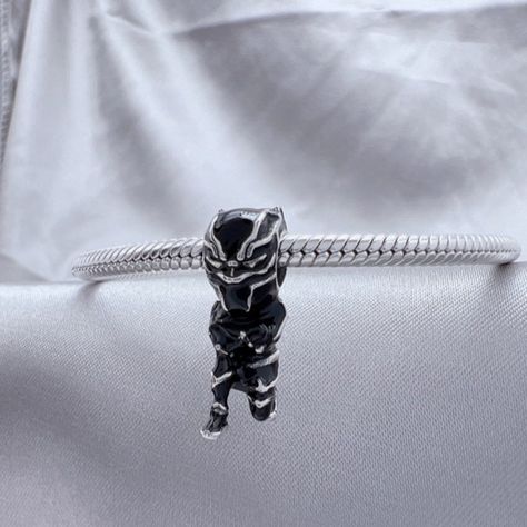 Black Panther Charm Pandora Moments Bracelet, Gift For Family, Black Panther, Panther, Gifts For Family, Charms, Marvel, Perfect Gift, Bracelet