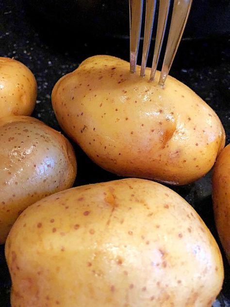 Air Fryer Baked Potato Yukon Gold Baked Potato Air Fryer, Air Fry Golden Potatoes, Baked Yukon Gold Potatoes In Air Fryer, Air Fry Yukon Gold Potatoes, Golden Potatoes In Air Fryer, Yellow Potatoes Air Fryer, Gold Potatoes Air Fryer, Yukon Gold Potato Recipe Air Fryer, Yellow Potatoes Recipes Air Fryer