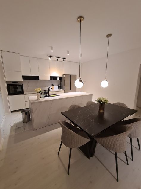 Minimalist Studio Apartment Aesthetic, Dark Minimalist Kitchen, Small Dining Room Decor Modern, Apartment Dinner Table, Minimalist Dining Area, Simple Kitchen Ideas, Cabinet Interior Design, House Themes, Kitchen Cabinet Interior