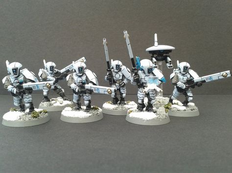 Tau Fire Warrior Team 1 - 1 by Spineyguy Tau Diorama, Tau Fire Warrior, Tau Samurai, Warhammer Tau, Tau Army, Tau Warhammer, 40k Tau, Warrior Paint, Fire Warrior