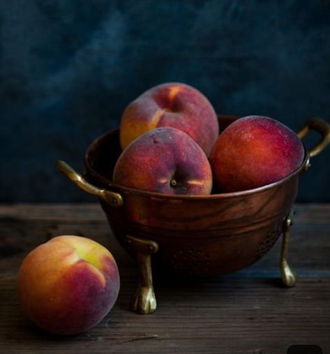 Peach Frozen Yogurt, Still Life Reference, Breakfast Photography, Dutch Still Life, Still Life Inspiration, Still Life Ideas, Still Life Fruit, Fruit Photography, Still Life Photos