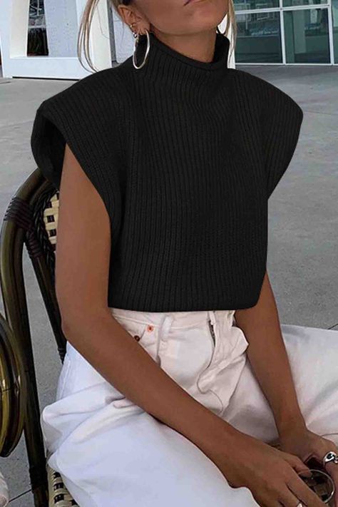 Fit: Regular fit. Detail: Solid color. Sleeveless. Mock neck. Shoulder pads. Knitted. Sweater. Material: 100% Polyester. Care: Machine washes cold, tumble dry low. Color may be lighter or darker due to the different displays. Casual Turtleneck, Look Jean, Chique Outfits, Sweater Vest Women, Sleeveless Turtleneck, Mode Ootd, Autumn Fashion Casual, Modieuze Outfits, Elegantes Outfit