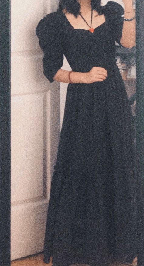 Black Cottagecore Outfits, Black Velvet Dress Outfit, Black Cottagecore Dress, Vintage Dress Aesthetic, Alt Dress, Sleeves Black Dress, Black Dress Aesthetic, Velvet Dresses Outfit, Black Bell Sleeve Dress