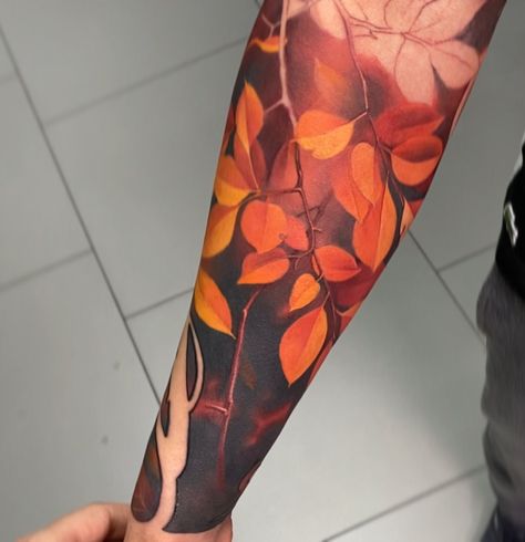 Traditional Tattoo Reference, Detailed Tattoos, Black Flowers Tattoo, Art Inspired Tattoos, Tattoo Background, Biomechanical Tattoo, Pieces Tattoo, Flower Sleeve, Popular Characters