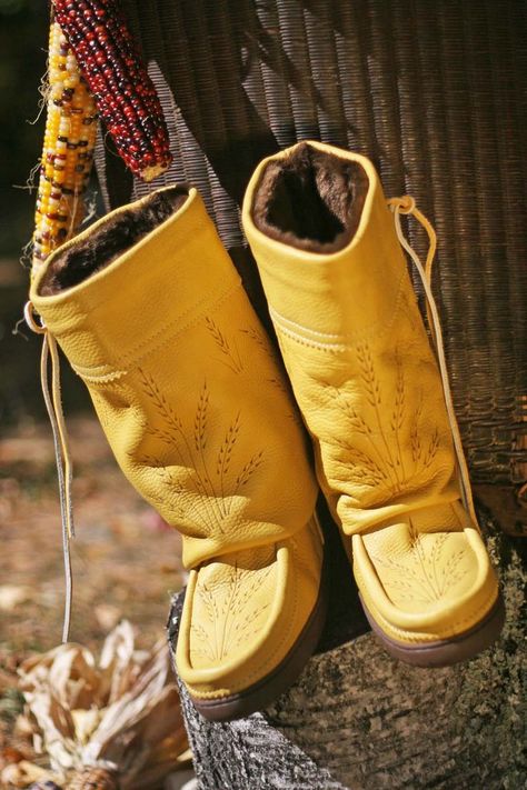 Making Moccasins, Hippie Elegante, Mukluk Boots, Manitobah Mukluks, Excited For Fall, Barefoot Boots, 2022 Style, Buy Boots, Northern Minnesota