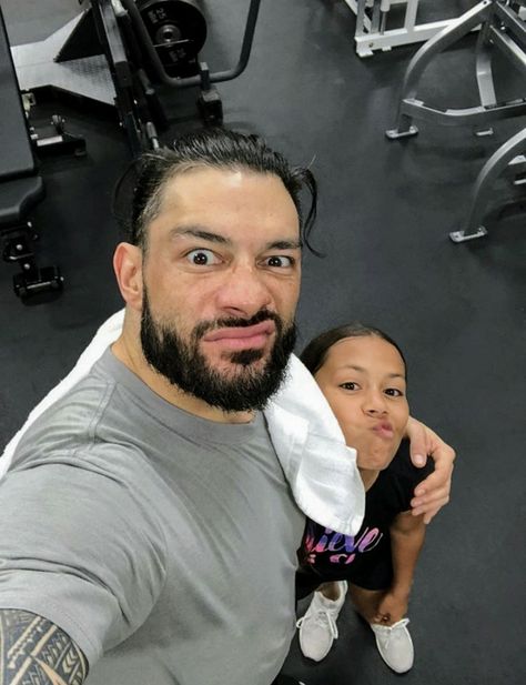 Roman Reigns Daughter, Roman Reigns Tattoo, Roman Reigns Family, Roman Reigns Smile, Roman Reigns Wwe Champion, Roman Reigns Shirtless, Joe Anoaʻi, The Shield Wwe, Wwe Superstar Roman Reigns