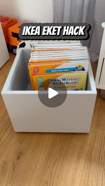 ▪️Hund.e.Haus▪️ on Instagram: "Ikea Eket Hack - so baust du dir schnell ein rollbares Bücherregal. Viel Spaß beim nachmachen! #diy #ikea #ikeahack #ikeahacks #eket #bücherregal" Ikea Eket Kids Room, Ikea Eket Bookshelf, Eket Ikea Ideas Kids, Eket Ikea Ideas Living Room, Small Kids Room Organization, Ikea Toy Storage Hack, Eket Ikea Hacks, Ikea Eket Hack, Eket Ikea