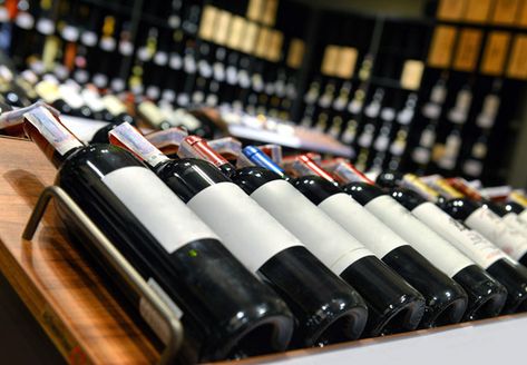 SCOTUS easing path for direct-to-consumer alcohol shipping | Accounting Today Aldi Wine, In Vino Veritas, Wine Names, Wine Variety, Best Red Wine, Wine Expert, Wine Selection, Cheap Wine, Wine Parties