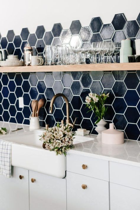 Nov 15, 2019 - Kitchen Backsplash Ideas here to give you a modern and fresh look for your kitchen! Come and choose something that you would want in your home! Asian Kitchen Design, Green Kitchen Backsplash, Trendy Kitchen Backsplash, Interior Design Blogs, Farmhouse Interior Design, Photoshoot Locations, Outdoor Bath, Tropical Gardens, Interior Design Magazine