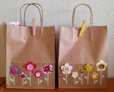 Paper Bag Decoration, Brown Paper Bags, Paper Bag Design, Paper Bag Crafts, Decorated Gift Bags, Gift Wrapping Techniques, Gift Bags Diy, Gift Wrapping Inspiration, Gifts Wrapping Diy