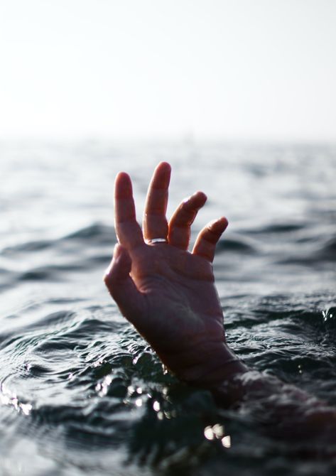 2 Hands Reaching Out Aesthetic, Hands Reaching Out, Rain Photo, Emotional Photos, Hand Photography, Water Drawing, Hand Reference, Water Photography, Fantasy Aesthetic