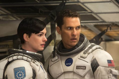 "Interstellar" movie still, 2014.  L to R: Anne Hathaway, Matthew McConaughey. Brand Interstellar, Mark Watney, Interstellar Movie, Emmett Brown, Nolan Film, Stars D'hollywood, The Princess Diaries, Guy Pearce, Space Suits