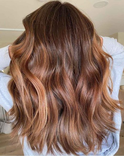 Bronde Balayage Auburn, Auburn Partial Balayage, Red Light Brown Balayage, Light Brown With Red Balayage, Light Brown And Auburn Hair, Auburn With Copper Balayage, Medium Brown Hair With Auburn Balayage, Auburn Hair Dimension, Highlights With Auburn Hair