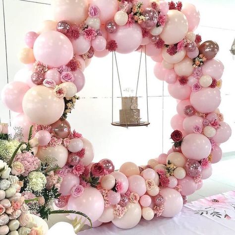 Fancy Balloon on Instagram: “🌸Tag your friends who'd love this setup!🌸 . 👉 Follow @funtasia.balloon @funtasia.party @fancy.balloon @funtasia.balloon for more! . Via:…” Butterfly Birthday Party Decorations, Balloon Wreath, Bridal Shower Balloons, Diy Baby Shower Decorations, Backyard Birthday, Girl Birthday Decorations, Diy Balloon Decorations, Birthday Balloon Decorations, Balloon Backdrop