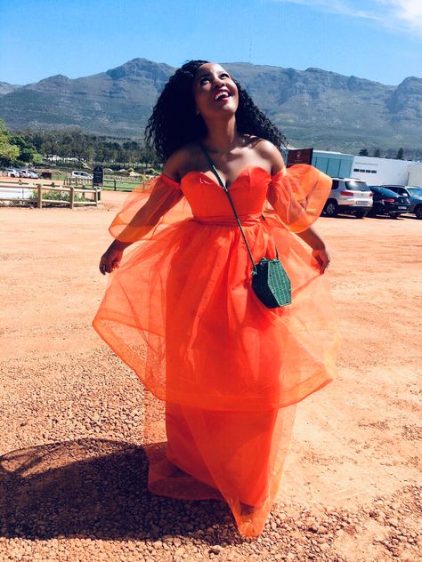 Orange African Dress, Robe Dote, Smart Casual Women Dress, Round Bags, African Wedding Attire, Smart Casual Women, Black Femininity, African Traditional Dresses, Bridal Shower Dress