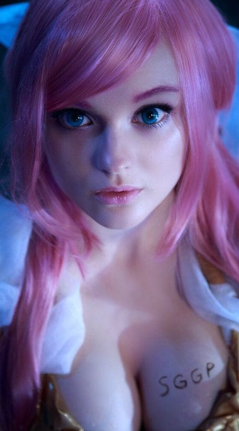 Princess Shirahoshi (One Piece) by Sophie Katssby Shirahoshi One Piece, Princess Shirahoshi, One Piece Cosplay, Anime Wallpaper Phone, Popular Culture, Character Outfits, Pink Hair, Hair Looks, Visual Art