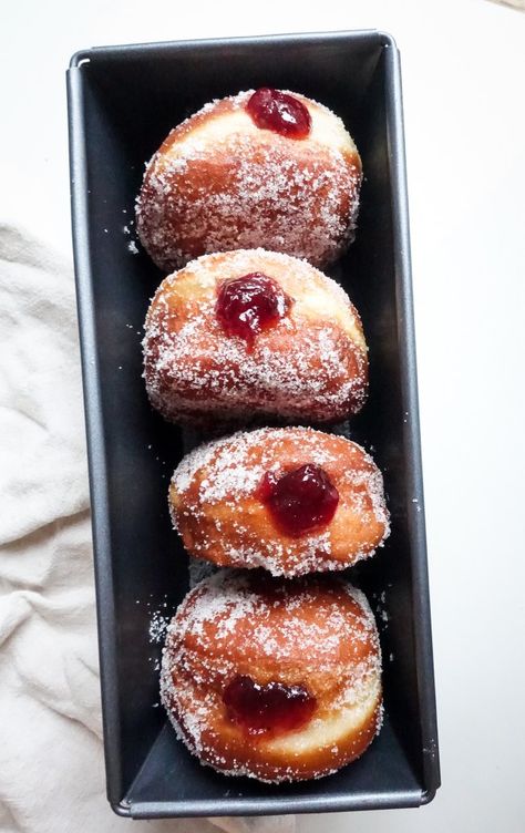 Jam Doughnuts Jam Donut, Mini Chocolate Chip Cookies, Homemade Doughnuts, Berry Jam, Food Names, English Food, Cookies And Cakes, Donut Recipes, Meal Prep Recipes