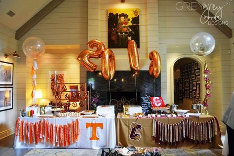 25 Killer Ideas to Throw an Amazing Graduation Party - Raising Teens Today End Of School Party Ideas, Diy Graduation Decorations Party, End Of School Party, School Party Ideas, Graduation Party Desserts, College Graduation Party, Trunk Party, Senior Graduation Party, Graduation Party High