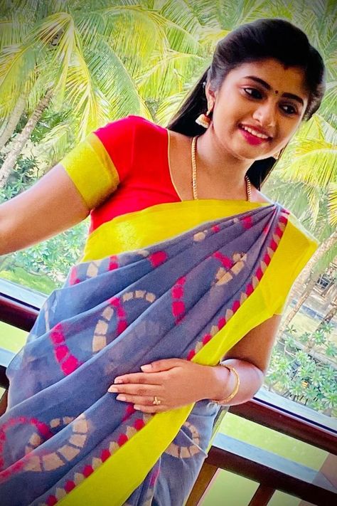 vj archana latest Photoshoot in vijay tv serial RajaRani Archana Chandhoke is an Indian television presenter, who has primarily hosted Tamil reality shows. Vijay Tv Serial Actress, Vj Archana, Single Season, Samantha Pics, Serial Actress, Short Films, Indian Actress Hot Pics, Web Series, Latest Pics