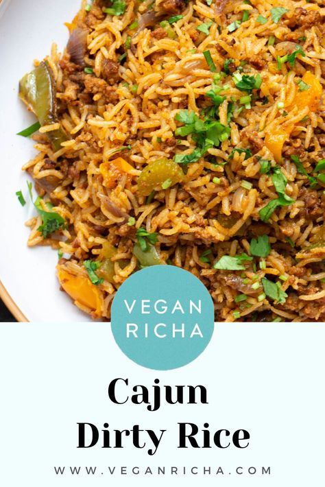 This vegan Cajun Dirty Rice is an easy one-pot dish that can be enjoyed as a main or side and can be made days in advance. Vegan Entree Recipes, Cajun Dirty Rice, Vegan Cajun, Vegan Casserole, Veggie Sausage, Baked Mushrooms, Vegan Richa, Dirty Rice, Spiced Chickpeas