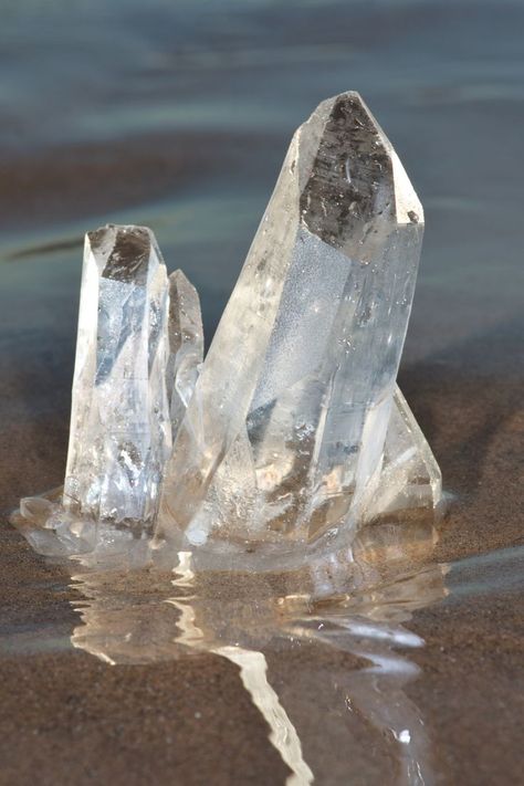 Crystal Photography, Crystal Cove, Hag Stones, Android Wallpaper Flowers, Winter Festival, White Wings, Les Chakras, Angel Aura, Beautiful Rocks