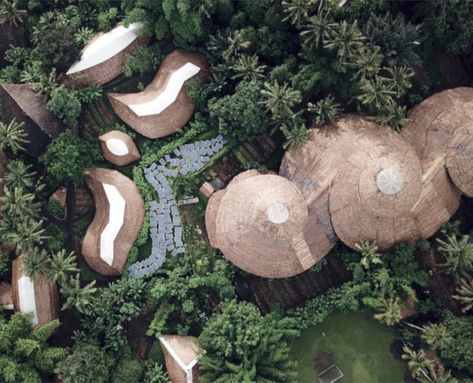 Green school Green School Bali, Resort Design Plan, Beach Architecture, Green Village, Resort Plan, Floating Architecture, Bamboo Architecture, Eco Architecture, Green School