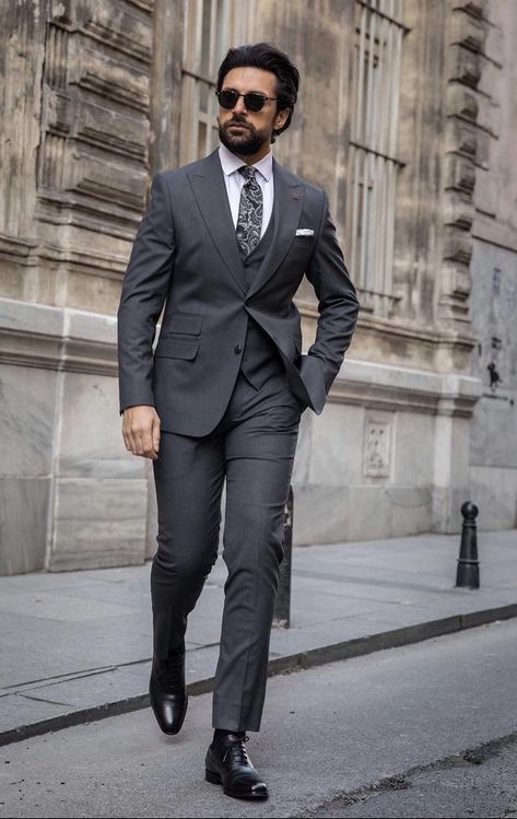 Italy Outfits Men, Coat Pant For Men, Mens Luxury Lifestyle, Grey Suit Men, Gq Fashion, Blue Suit Wedding, Classy Suits, Italian Suit, Designer Suits For Men