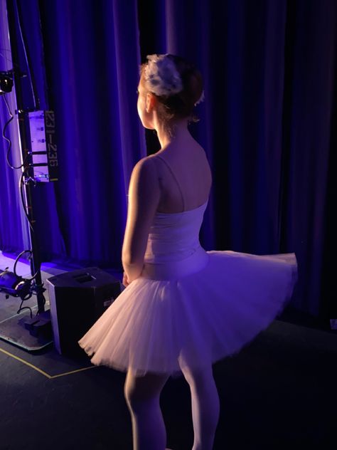 #ballet #swanlake #backstage #balletaesthetic #ballerina #pointe #theatre Ballerina Backstage, Ballet Backstage, Ballet Aesthetic, Flexibility Dance, Ballet Core, Ballet Theater, Year 11, 2024 Vision, Summer 2024