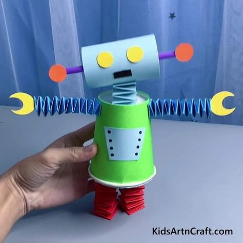 Robot Craft, Space Crafts For Kids, Recycled Crafts Kids, Toys Design, Diy Robot, Diy Science, Hand Crafts For Kids, Diy Crafts For Kids Easy, Fun Easy Crafts