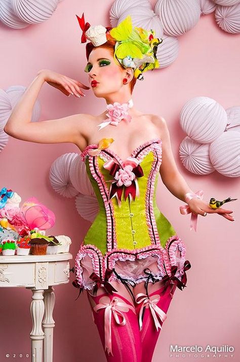 Burlesque Vintage, Fashion Fotografie, Candy Girls, Green Corset, 일본 패션, Pink Corset, Pin Up Photography, Candy Girl, Corset Lingerie