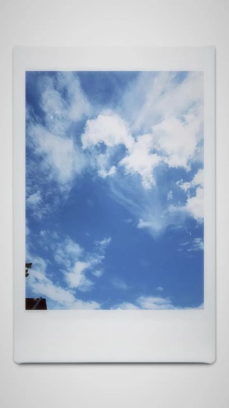 Aesthetic Polaroid Pictures To Print, Polaroid Pictures Aesthetic Vintage, Sky Polaroid, Polaroid Templates Aesthetic, Polaroid Wallpaper, Film Camera Photography, Polaroid Template, Cat Profile, Instagram Profile Picture Ideas