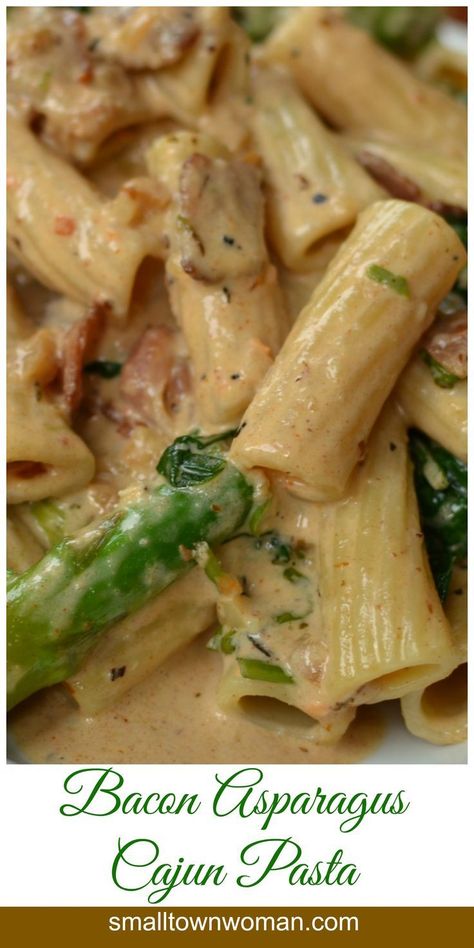 This creamy dreamy pasta is loaded with all kind of goodies…bacon, asparagus, garlic, spinach and a creamy Cajun Parmesan sauce that is to die for. Bacon Asparagus, Asparagus Garlic, Cajun Pasta, Garlic Spinach, Camp Food, Asparagus Pasta, Bacon Pasta, Parmesan Sauce, Cajun Recipes