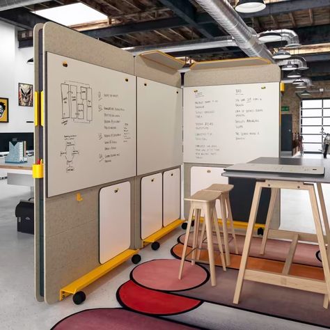 Cooee Presentation Wall - func. | Create Your Space Brainstorming Room, Modern Office Design Inspiration, Office Design Inspiration, Office Renovation, Office Cubicle, Creative Workspace, Magnetic White Board, Group 1, Open Office